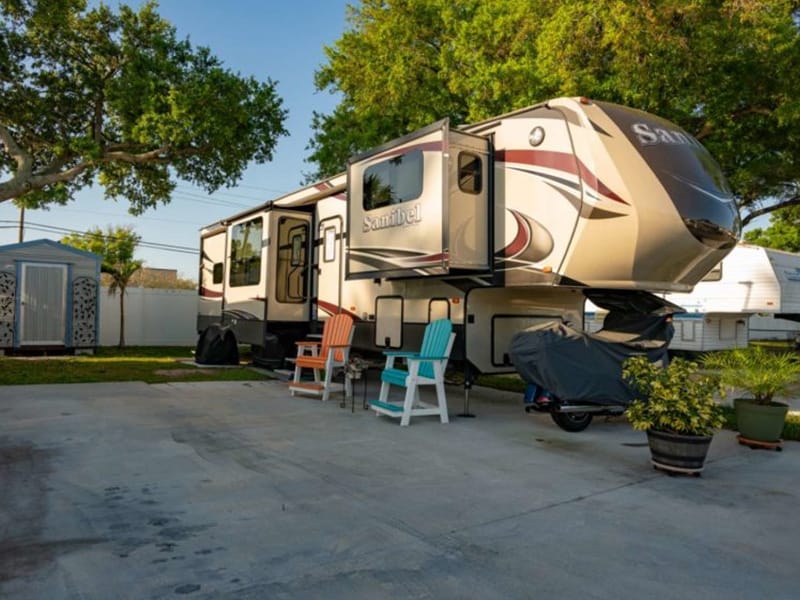 Rainbow Village Largo RV Community photo 4